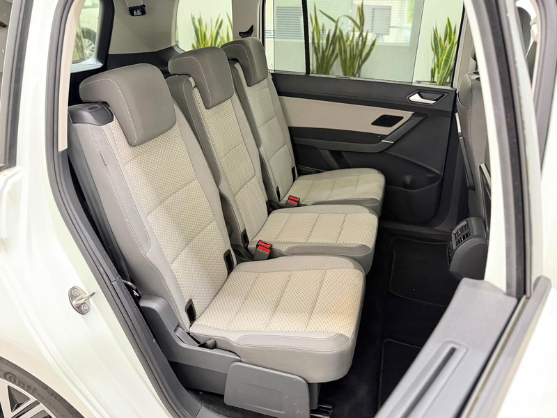 Volkswagen Touran 1.5 TSI 1.Hand|7 Sitze|AHK|Kamera — photo 13