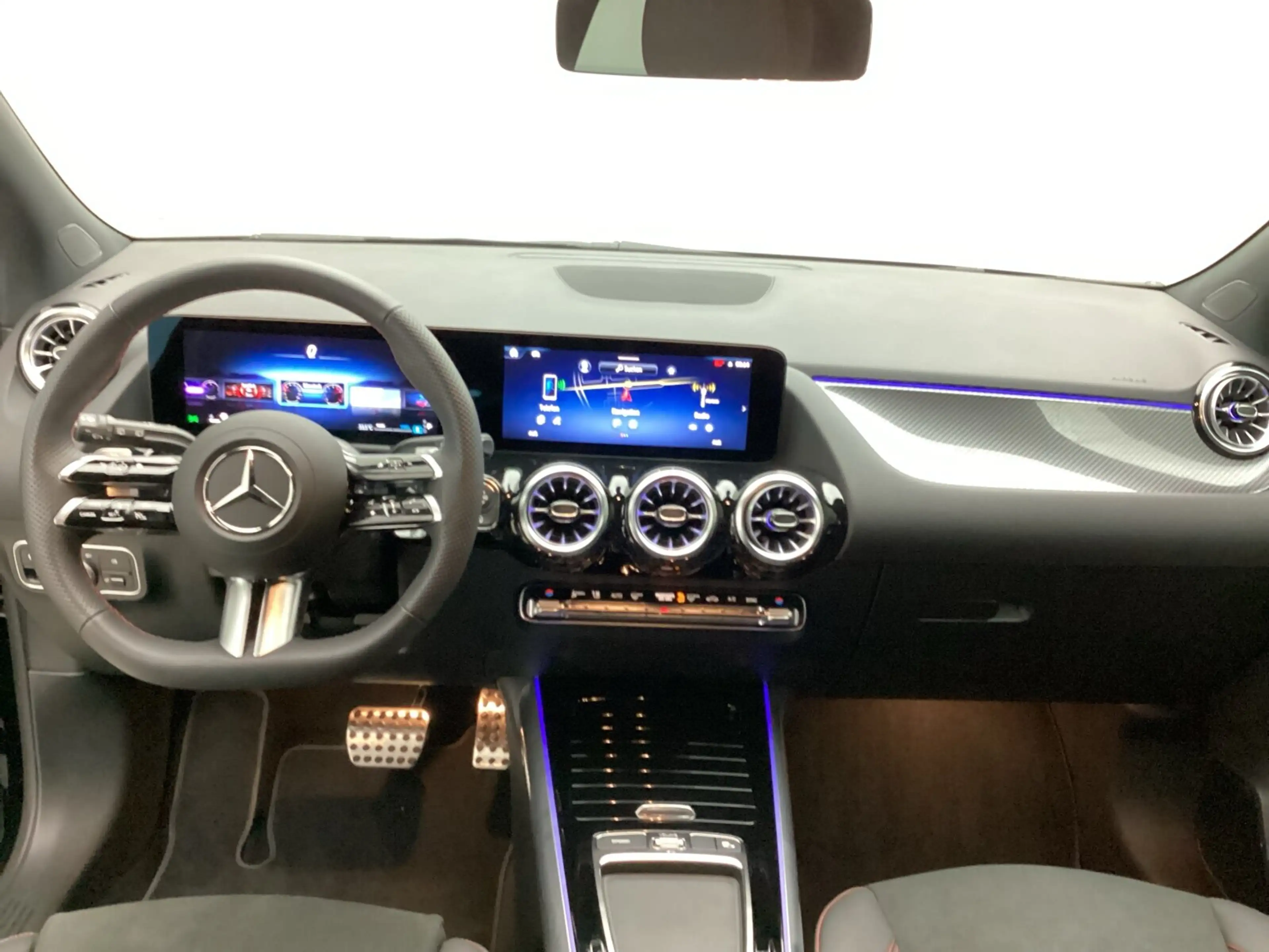 Mercedes-Benz B 180 B 180 AMG Night 360°Camera LED AHK Winter-Paket — photo 11