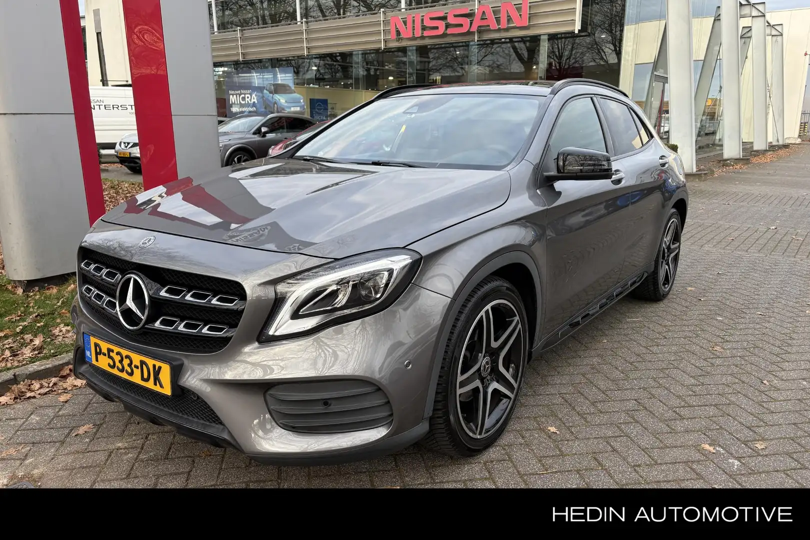 Mercedes-Benz GLA 180 Business Solution AMG Automaat | Schuif Kantel dak Gris - 1