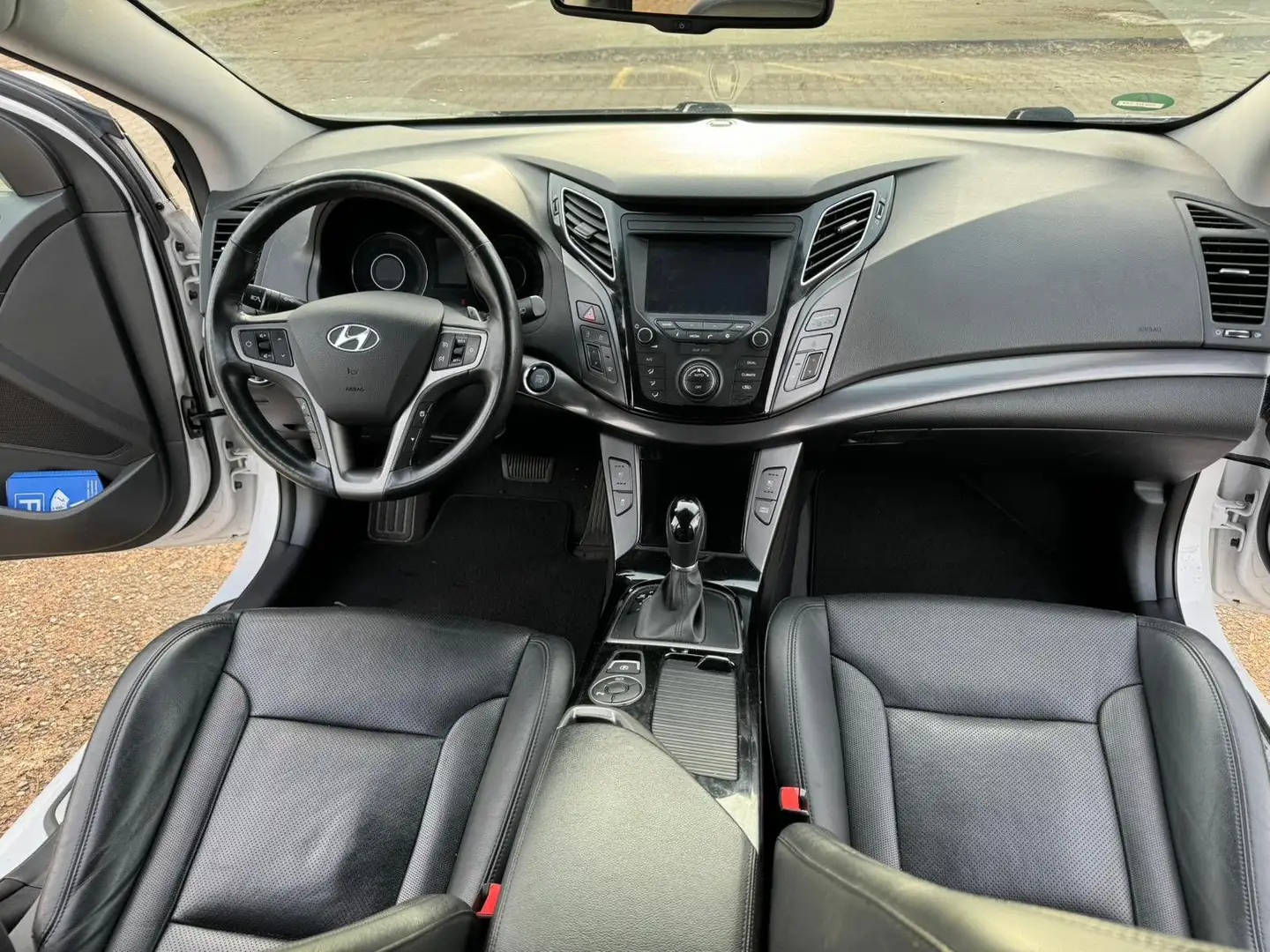 Hyundai i40 i40 Kombi blue 1.7 CRDi DCT Premium Biały - 1