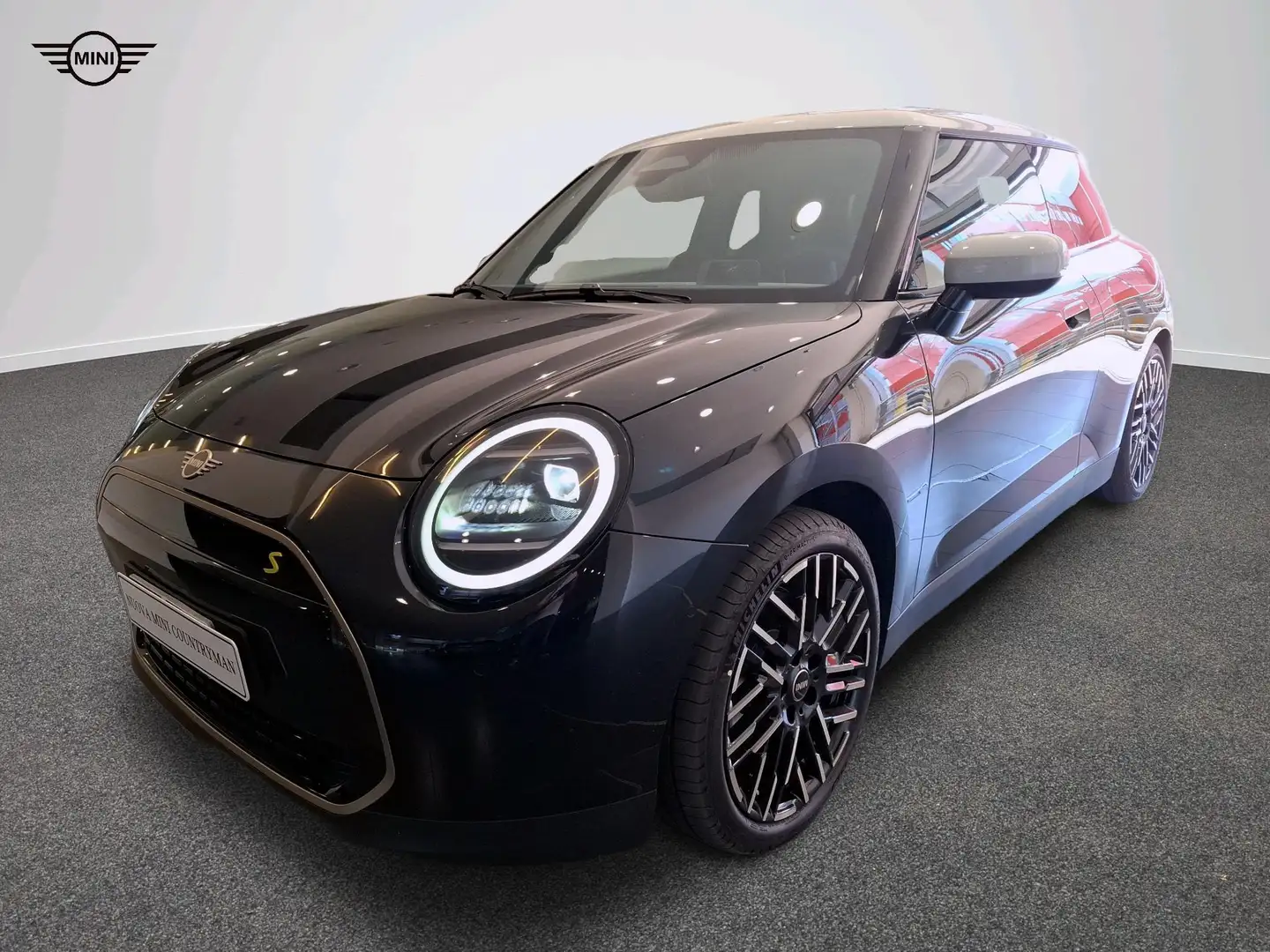 MINI Cooper SE Favoured Black - 1