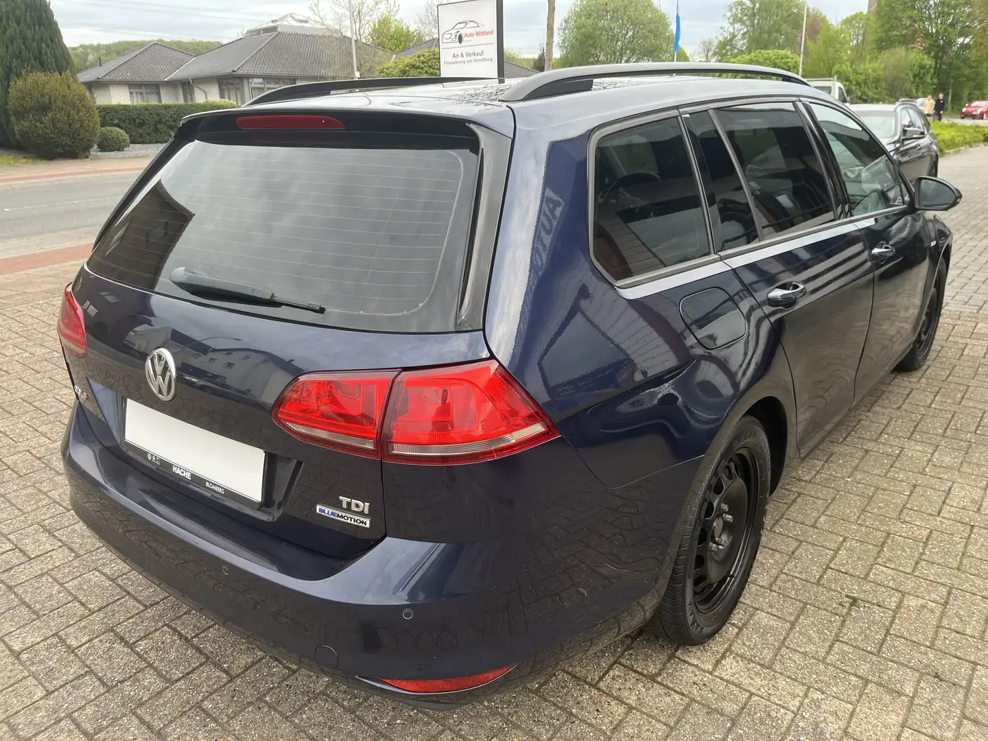 Volkswagen Golf Variant Trendline BlueMotion Bleu - 2