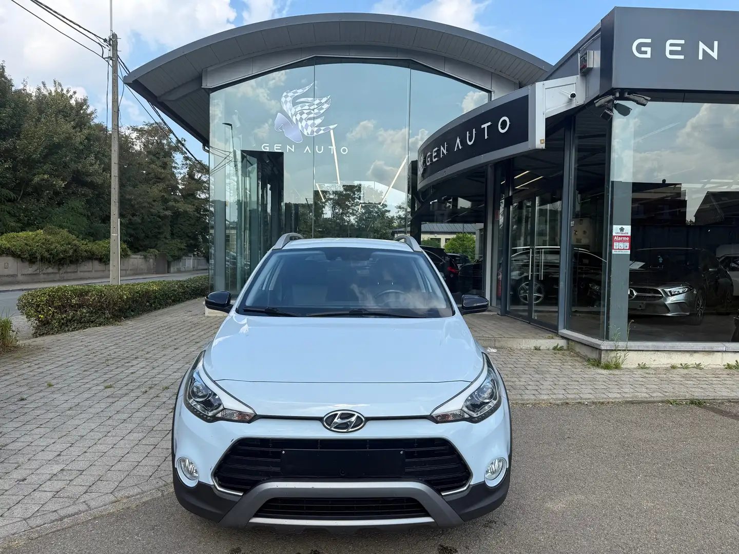 Hyundai i20 i20 Active 1.0 T-GDi Twist Tech Pack Cam. Bleu - 2