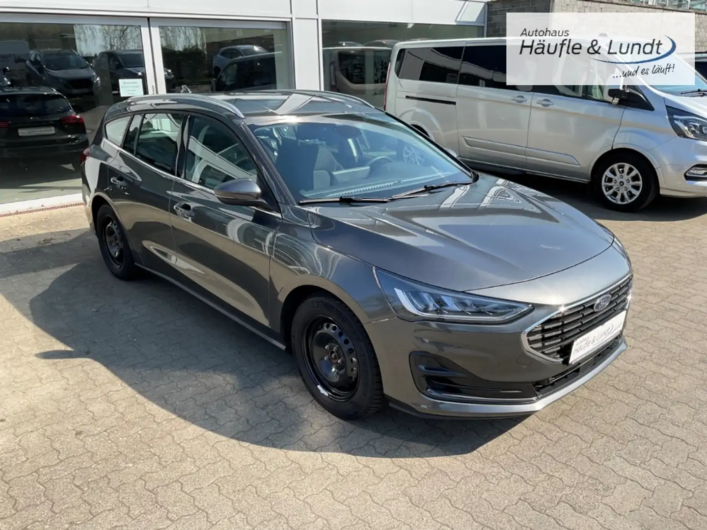 Ford Focus Turnier Titanium LED Navi PDCv+h SHZ Grau - 2
