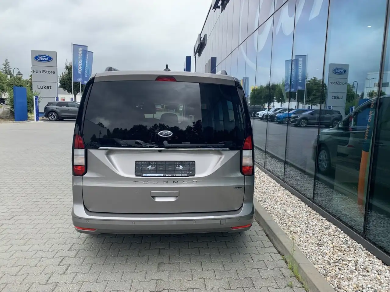 Ford Grand Tourneo 2026 — фото 8