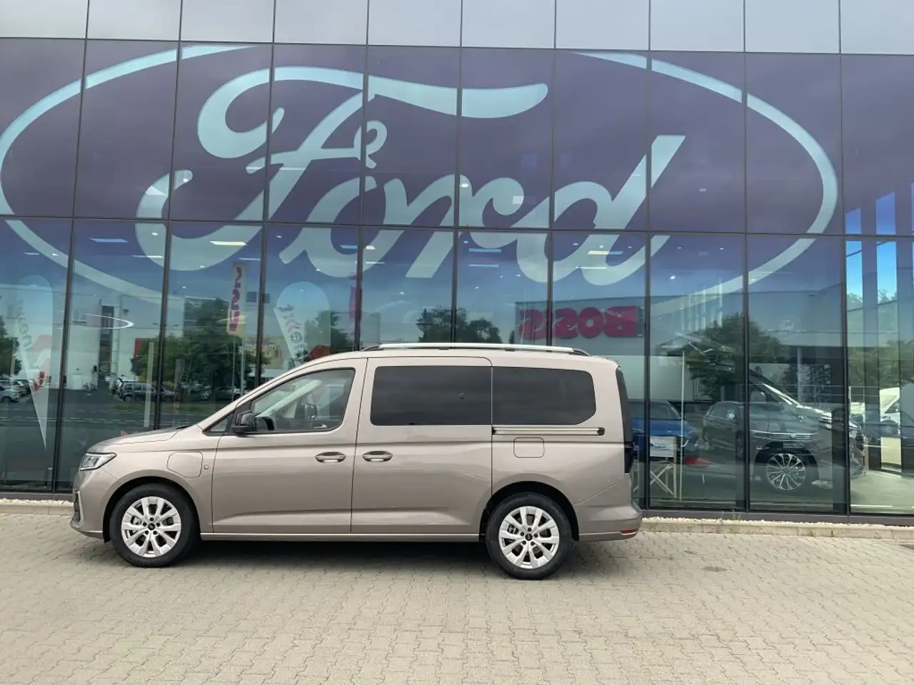 Ford Grand Tourneo 2026