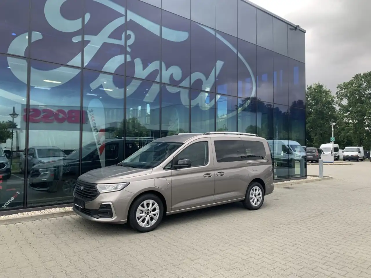 Ford Grand Tourneo 2026