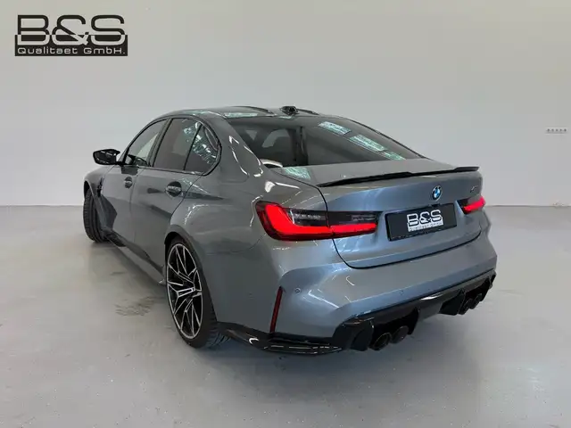 BMW M3 view 3