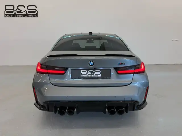 BMW M3 view 4