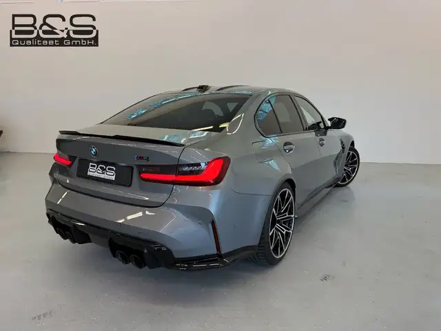 BMW M3 view 5