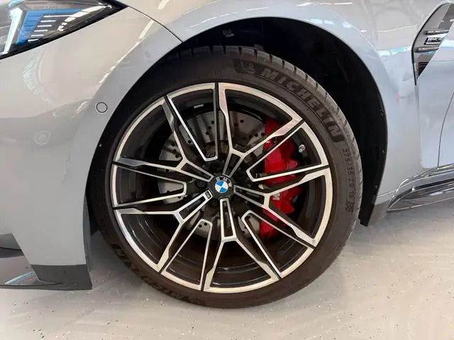 BMW M3 view 9