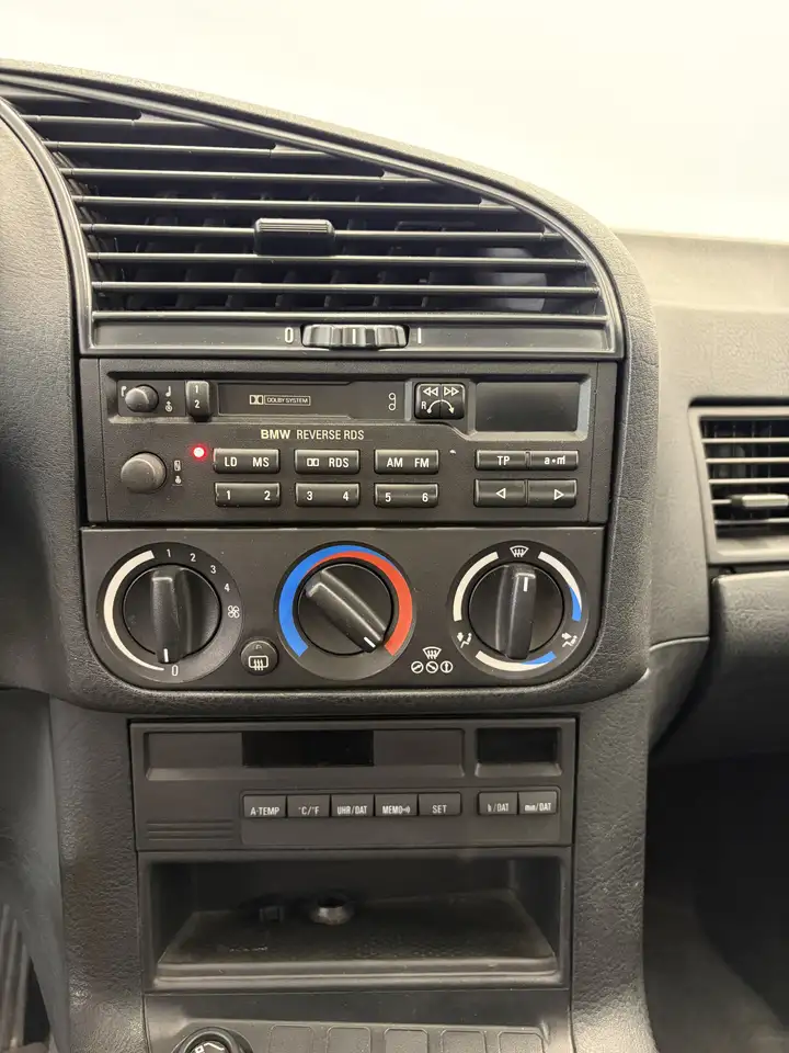 BMW 316i, foto 10