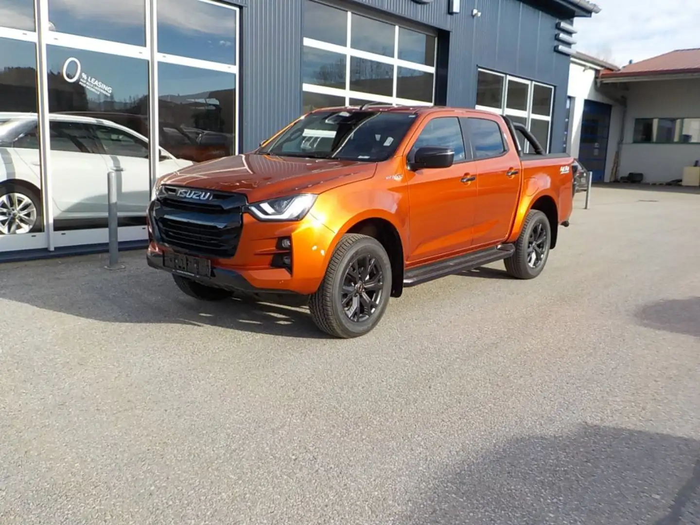 Isuzu D-Max Double Cab 4x4 V-Cross Automatik Orange - 1