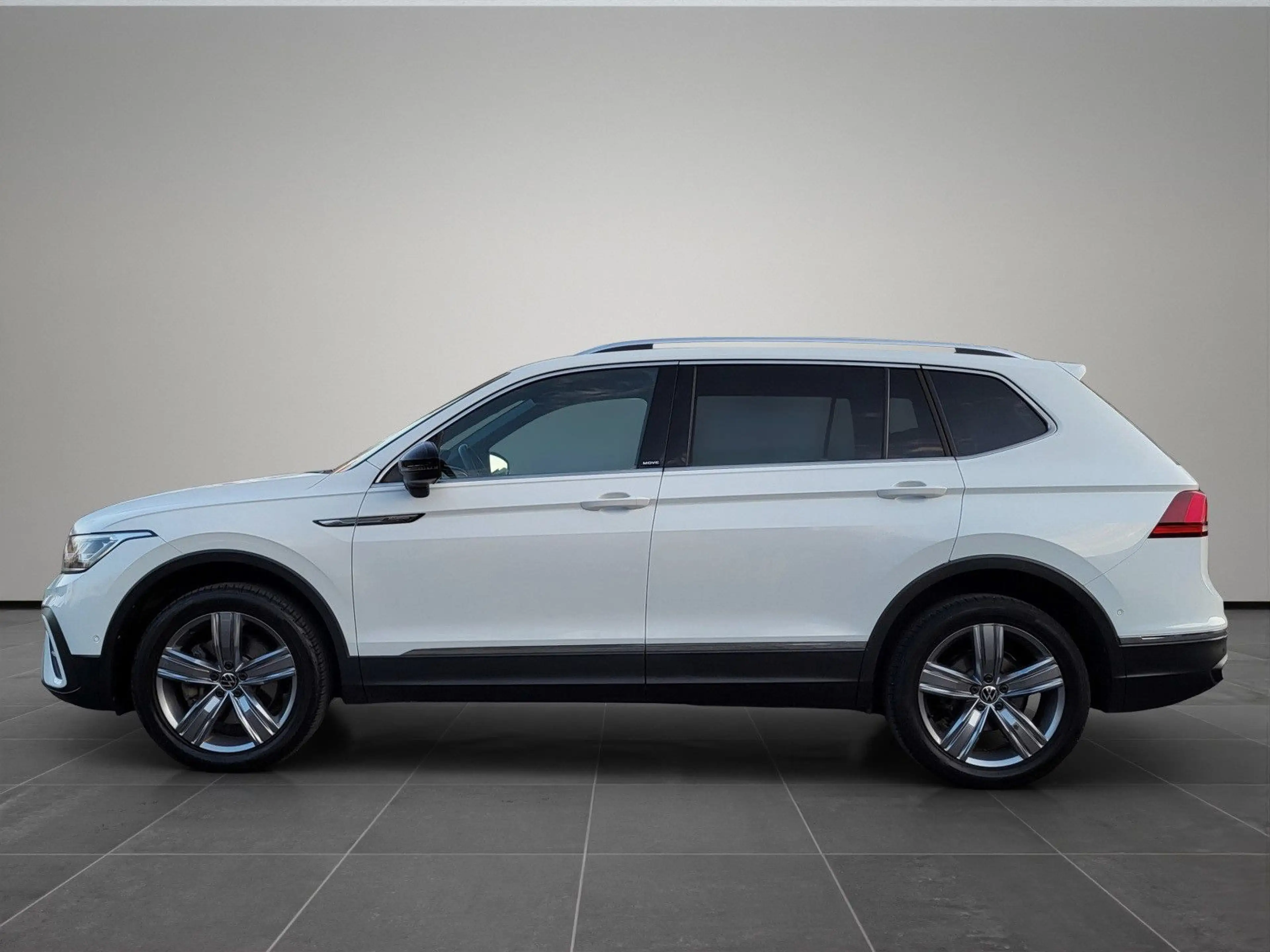 Volkswagen Tiguan Allspace 2.0 TDI Move 4M. 7-SITZER|MATRIX — photo 2