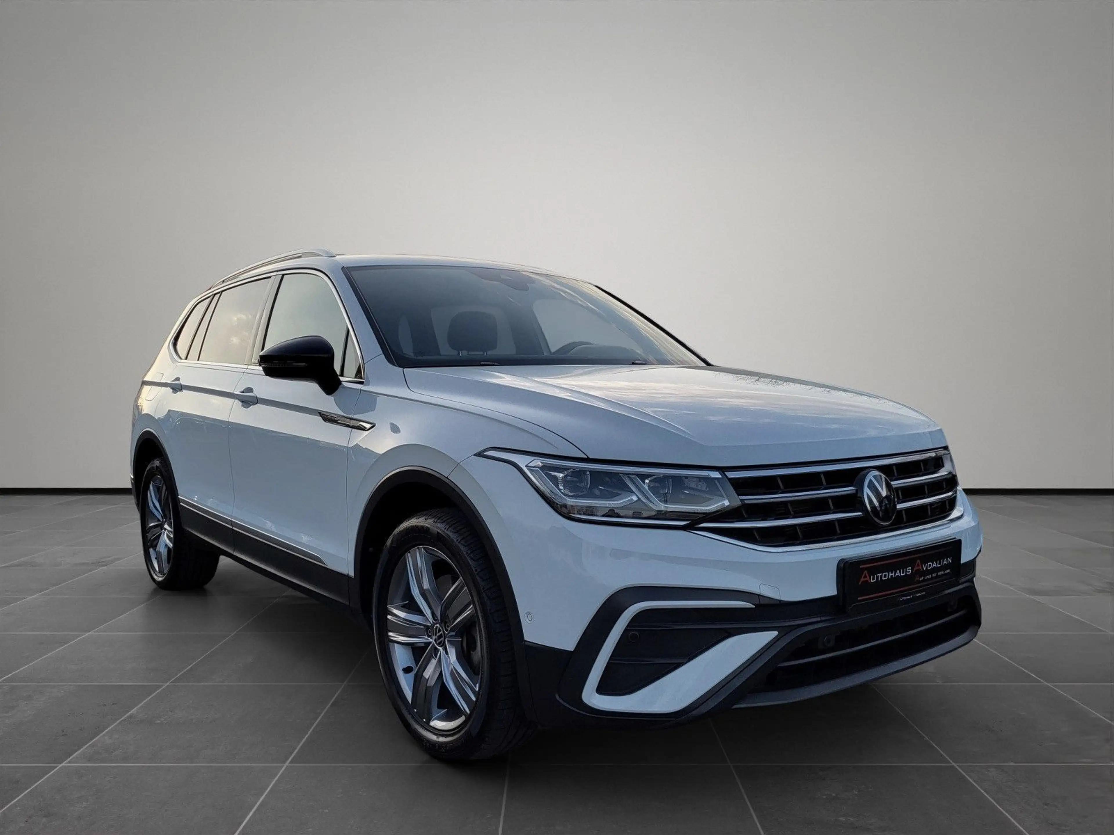 Volkswagen Tiguan Allspace 2.0 TDI Move 4M. 7-SITZER|MATRIX — photo 7