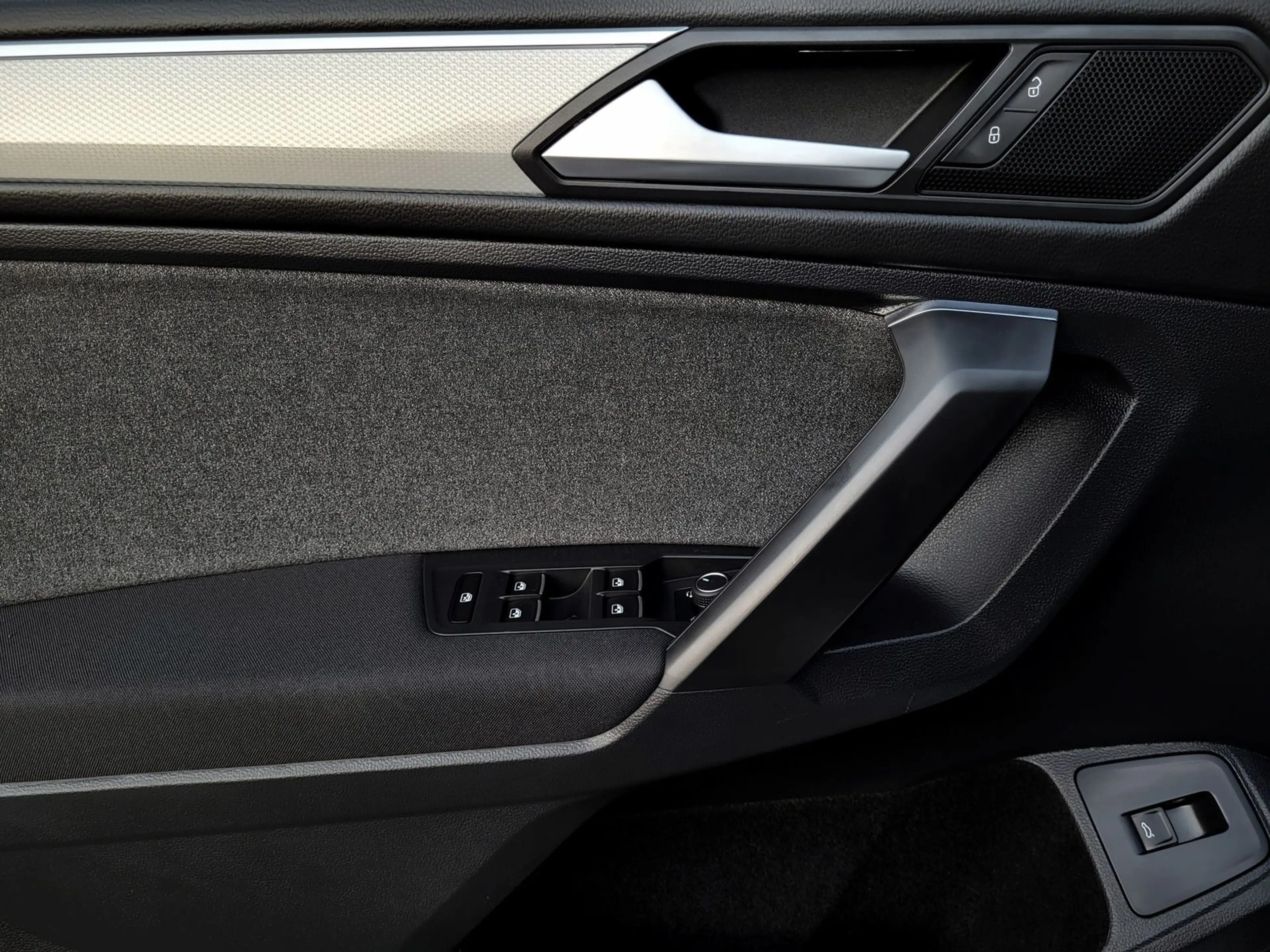 Volkswagen Tiguan Allspace 2.0 TDI Move 4M. 7-SITZER|MATRIX — photo 10