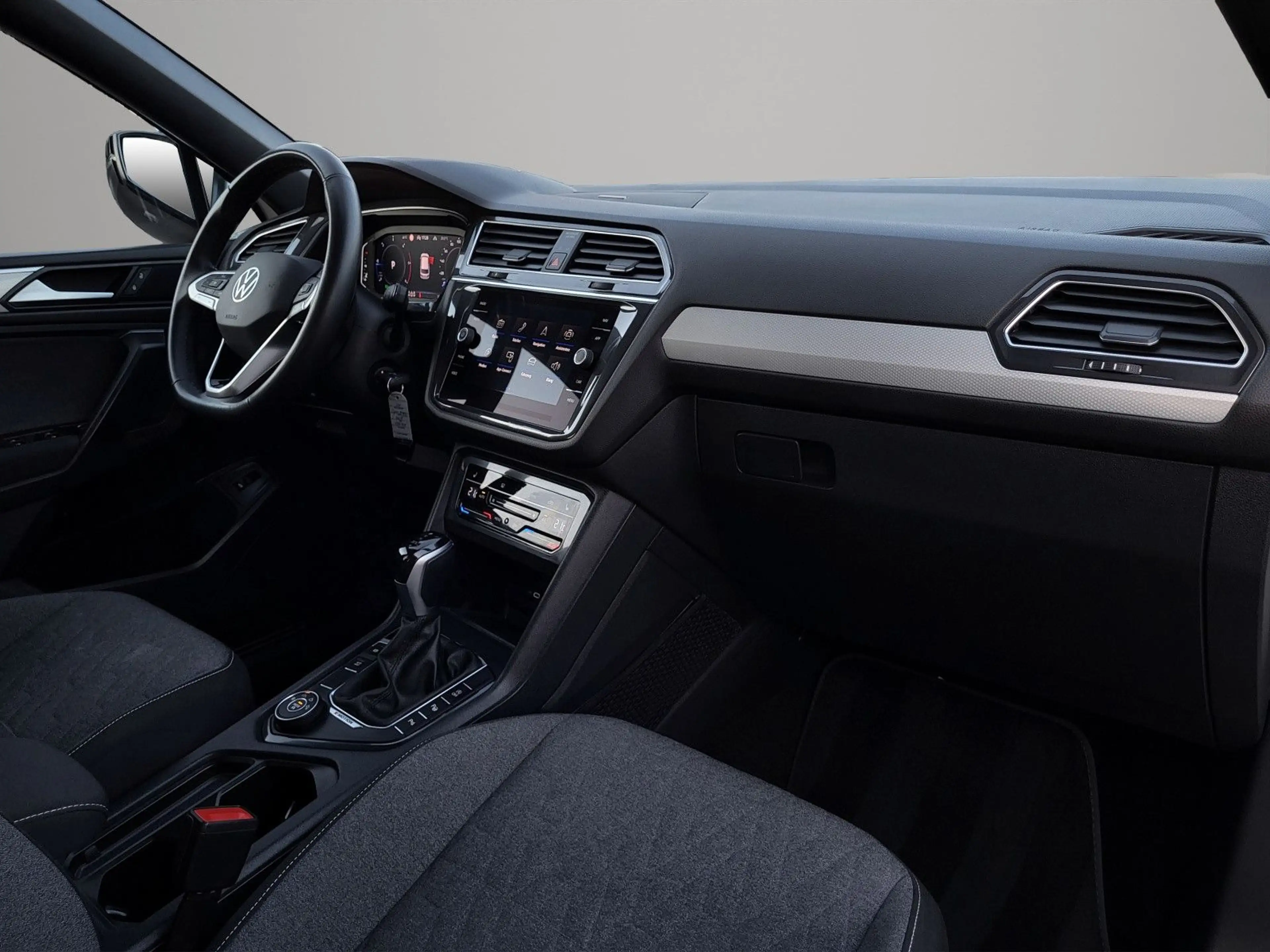 Volkswagen Tiguan Allspace 2.0 TDI Move 4M. 7-SITZER|MATRIX — photo 9