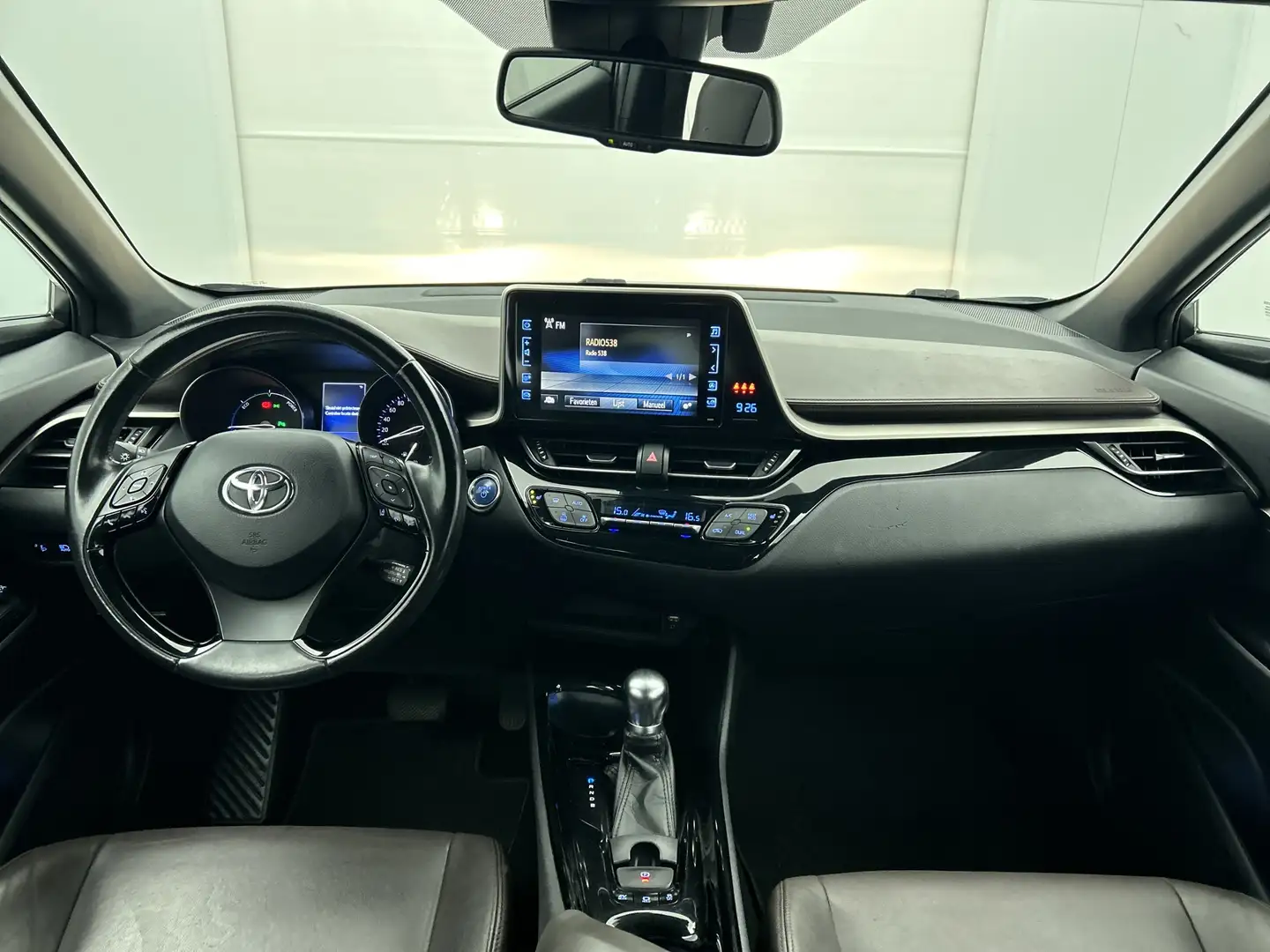 Toyota C-HR 1.8 Hybrid Executive(NL-auto, Goed OndH, Navi, Cam Gris - 2