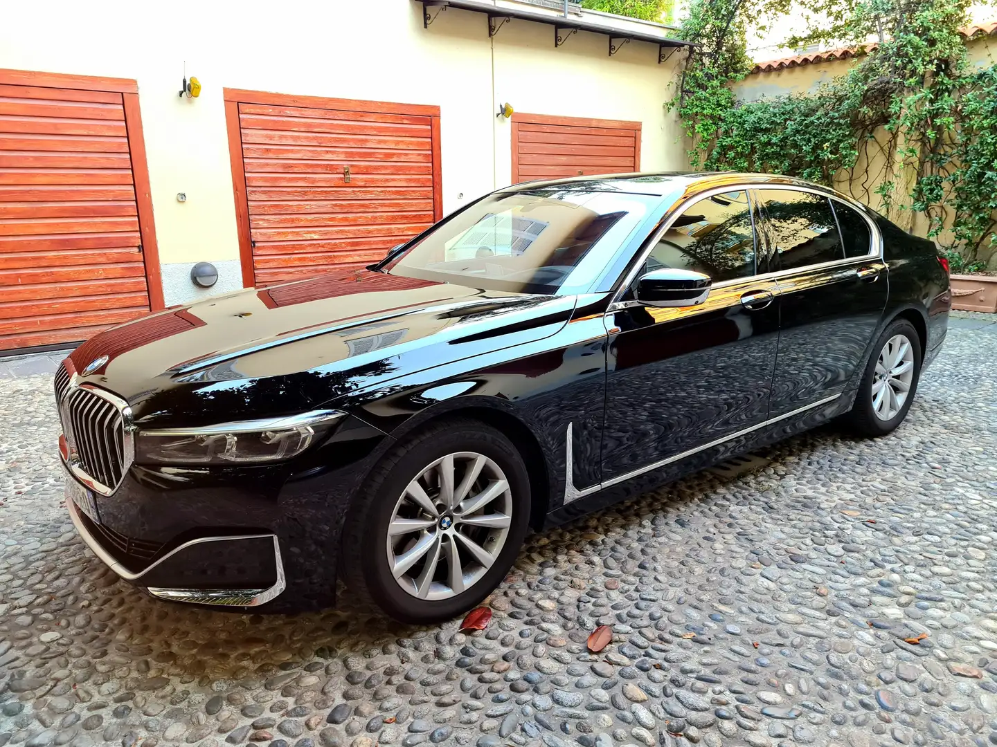 BMW 730 730d xDrive Exclusive Lux Pack Noir - 2