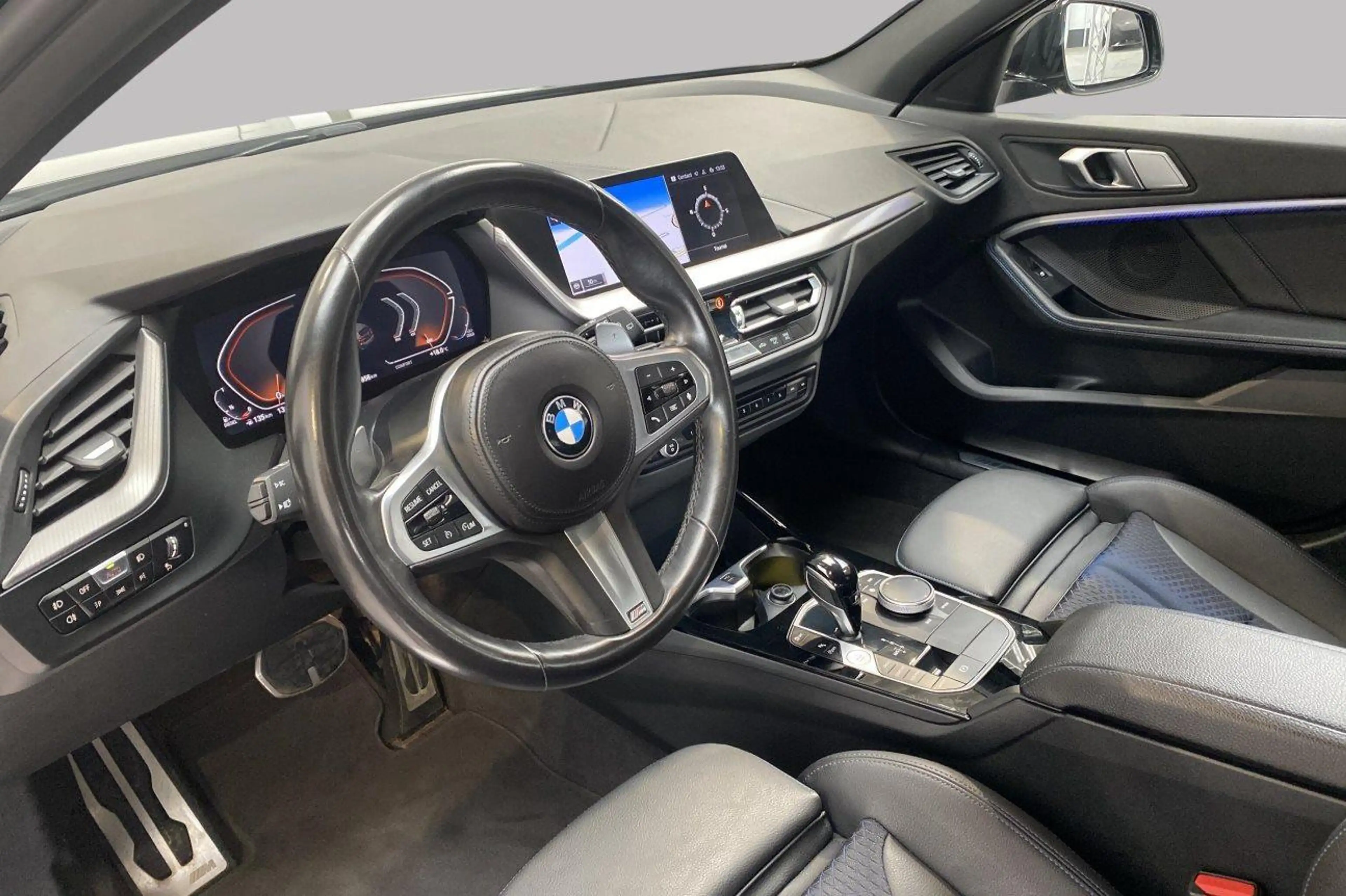 BMW 118 M PACK — photo 9