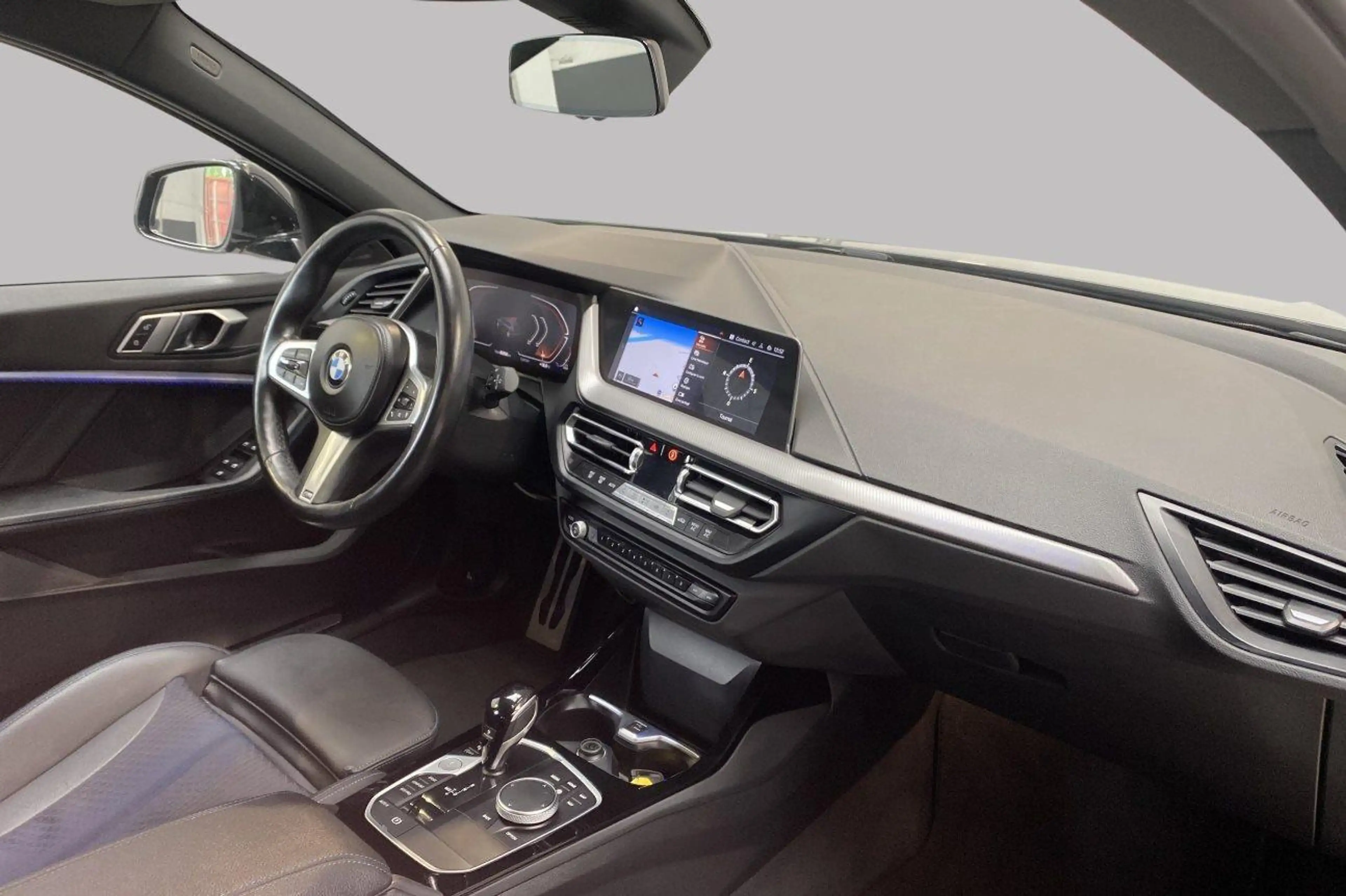 BMW 118 M PACK — photo 2