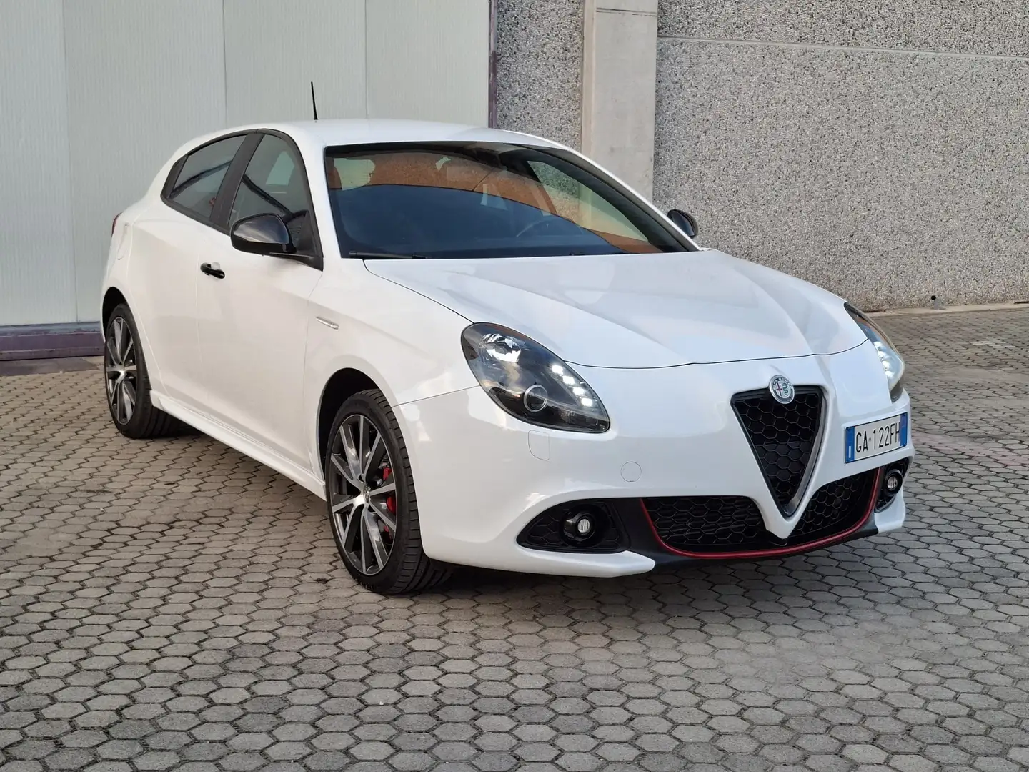 Alfa Romeo Giulietta 1.6 jtdm Sportiva tct *UNICO PROPRIETARIO* Blanc - 1