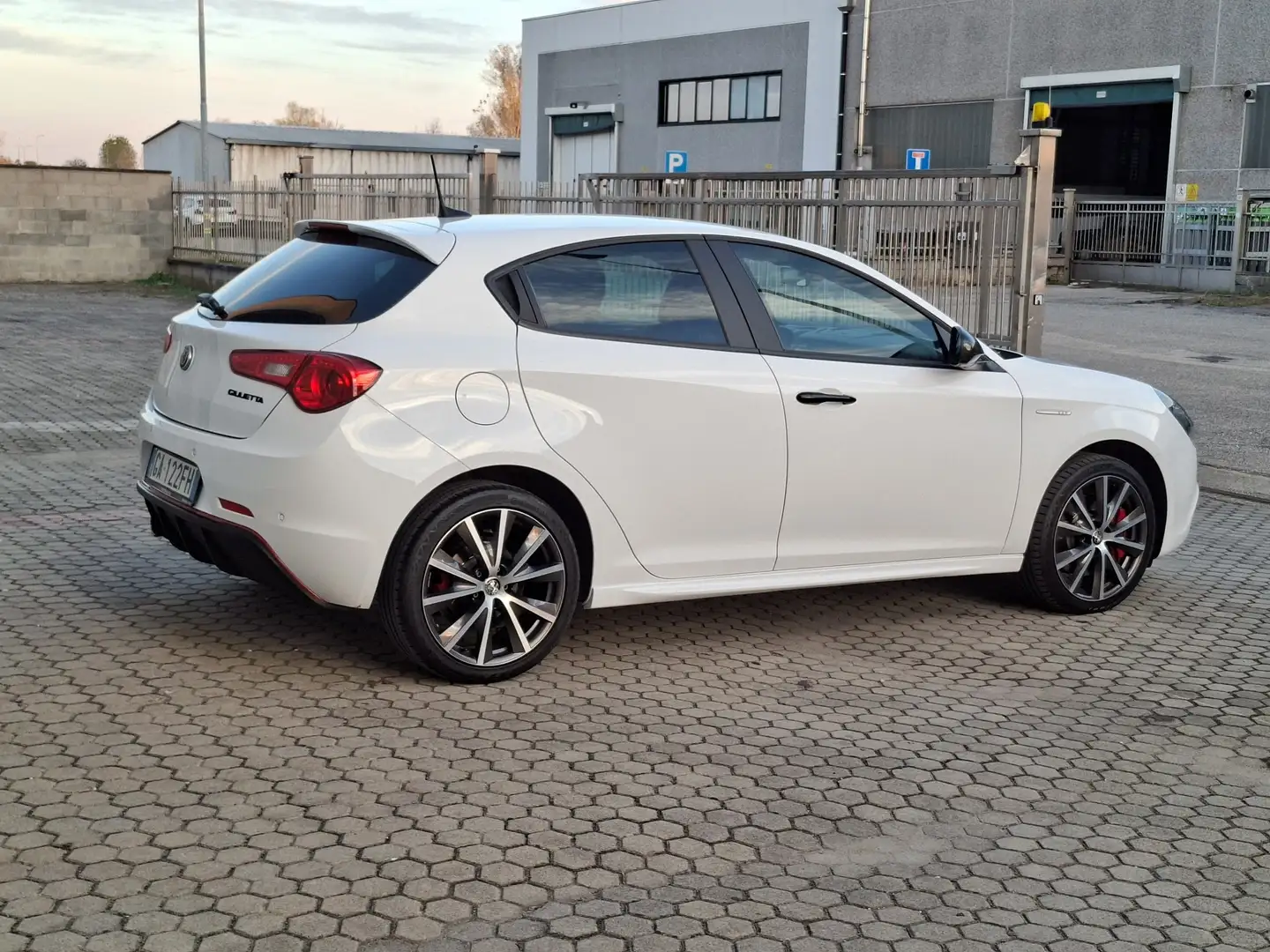 Alfa Romeo Giulietta 1.6 jtdm Sportiva tct *UNICO PROPRIETARIO* Blanc - 2