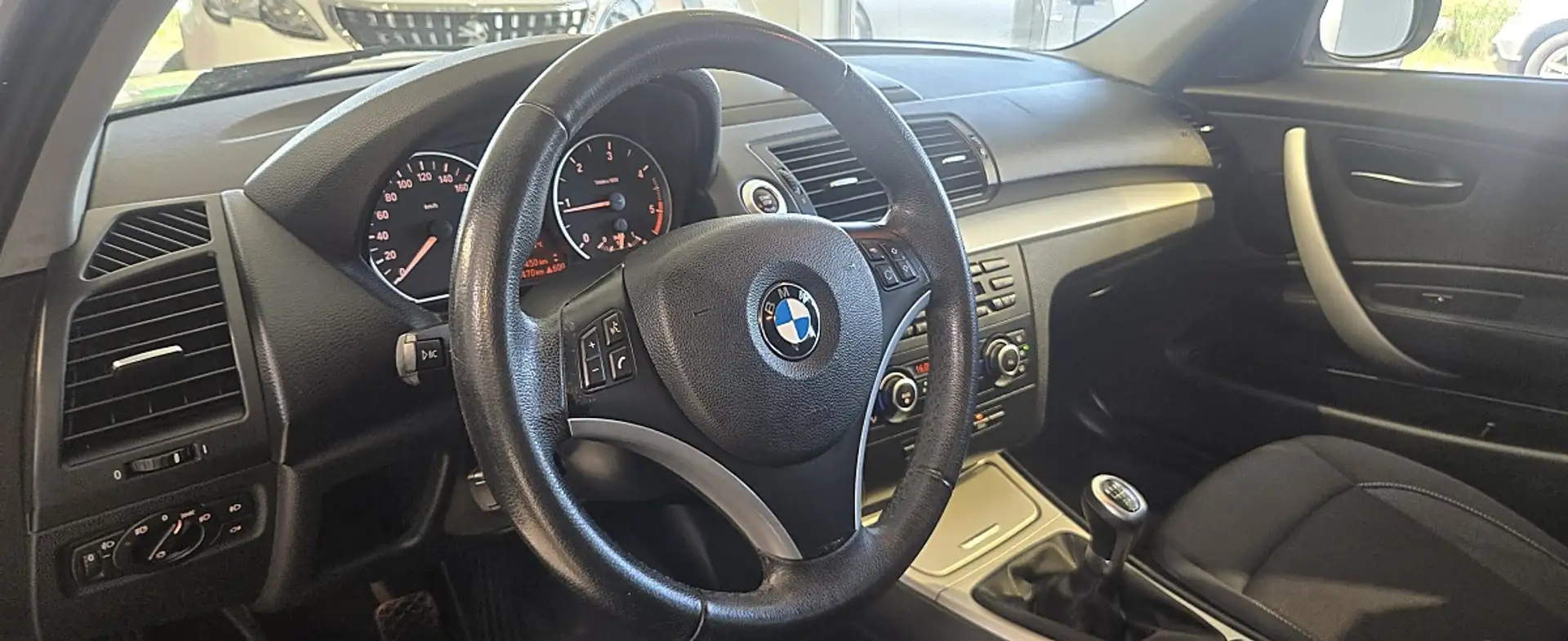 BMW 116 d Advantage Österreich-Paket Weiß - 2