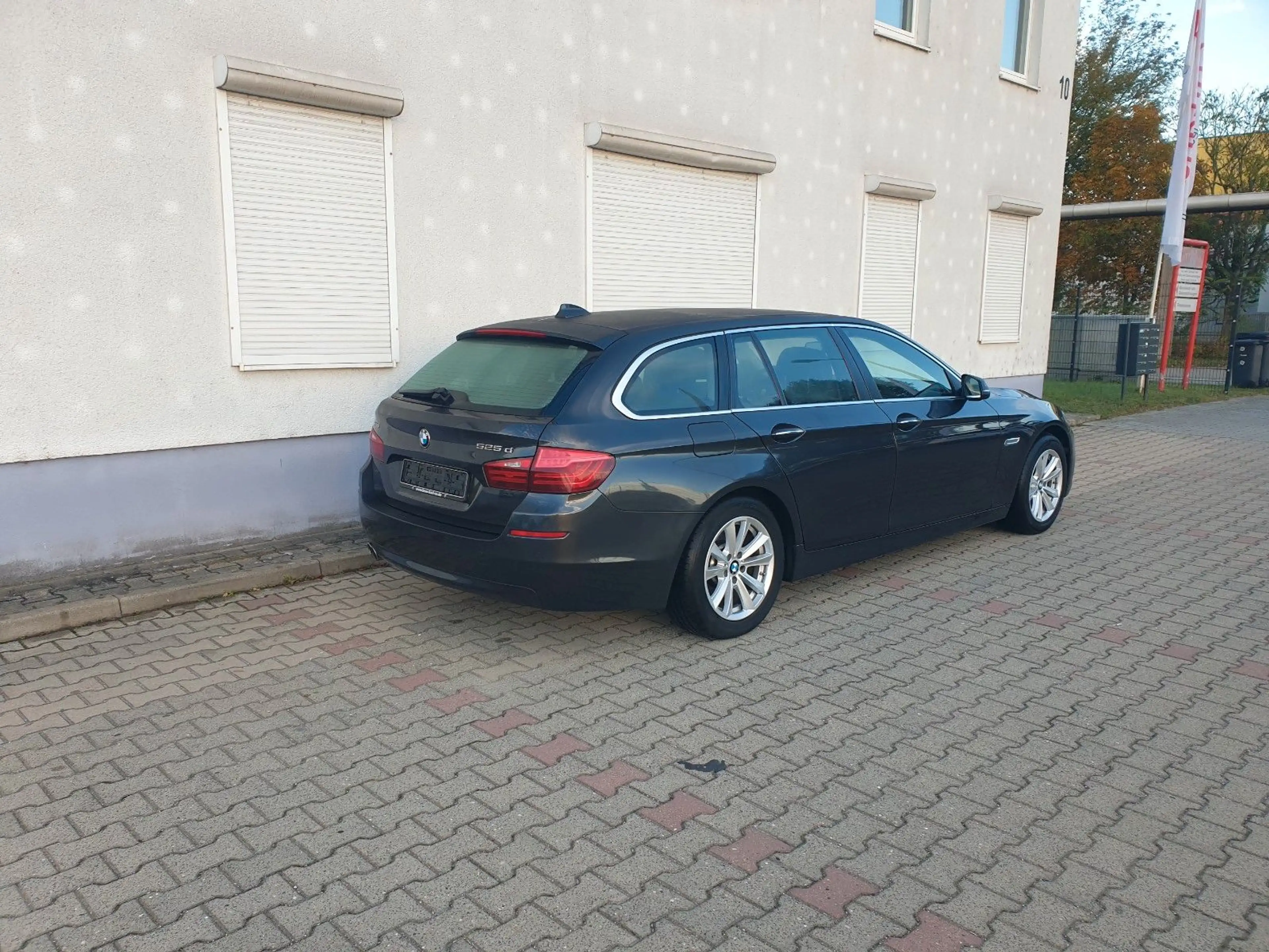 BMW 525 5 Touring 525 d xDrive, HUD, Keyless, Standh — photo 3