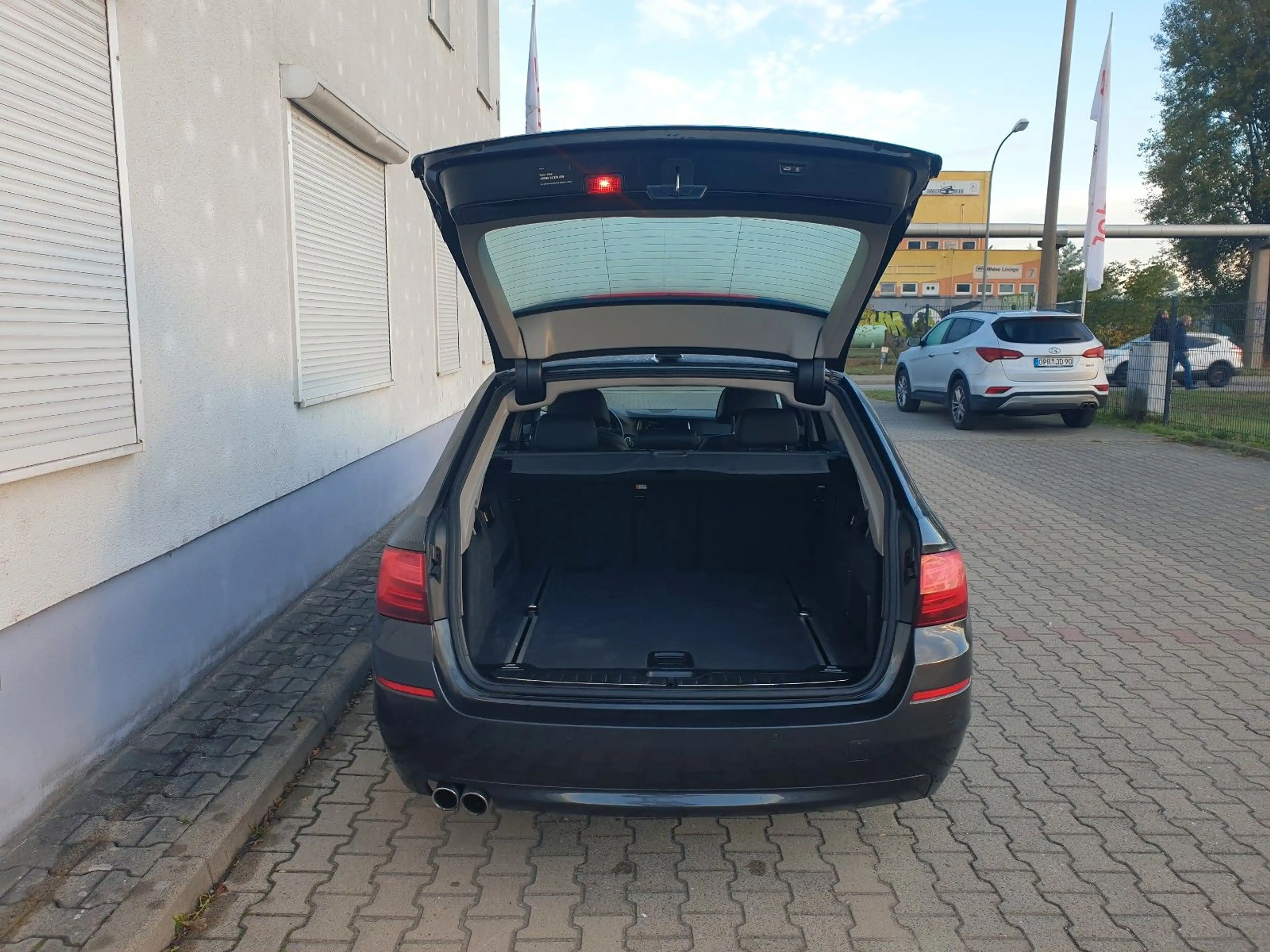 BMW 525 5 Touring 525 d xDrive, HUD, Keyless, Standh — photo 8