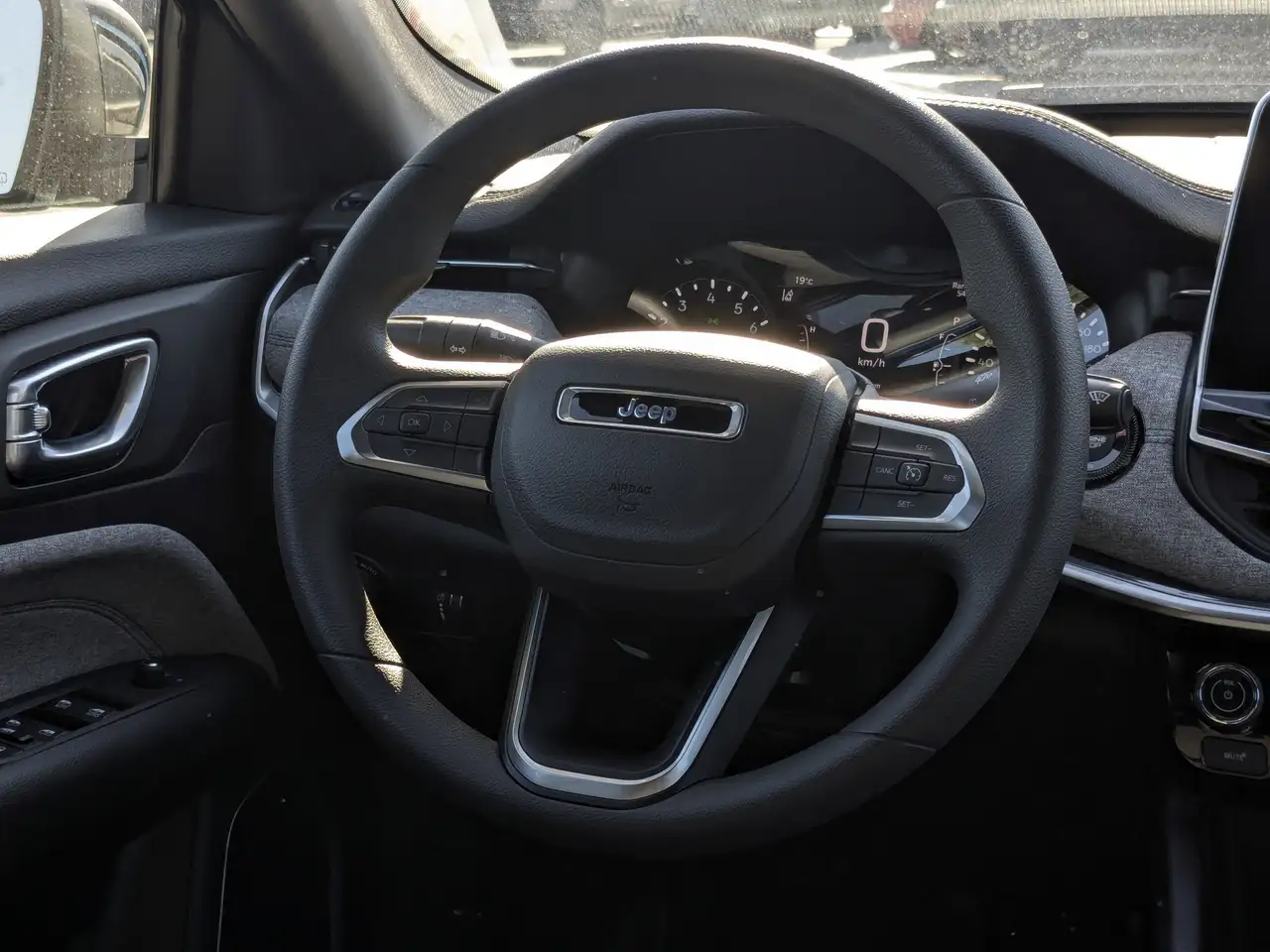Jeep Compass photo Jeep Compass