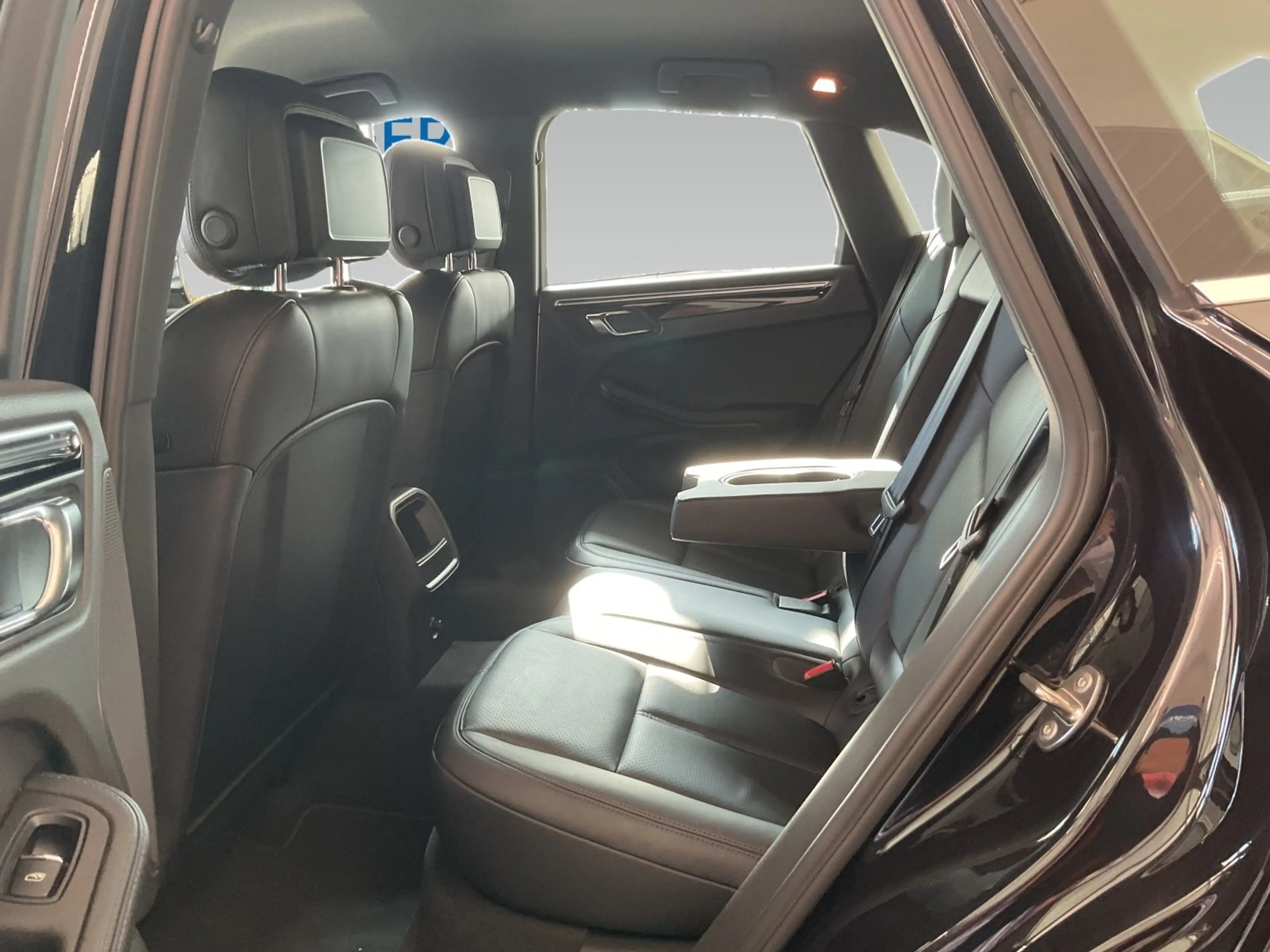 Porsche Macan S PDK — photo 10