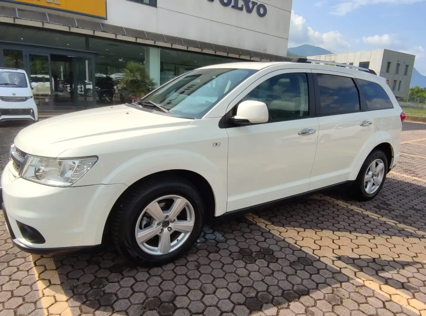 Fiat Freemont Freemont 2.0 mjt 16v Lounge 4x4 170cv auto Bílá - 1