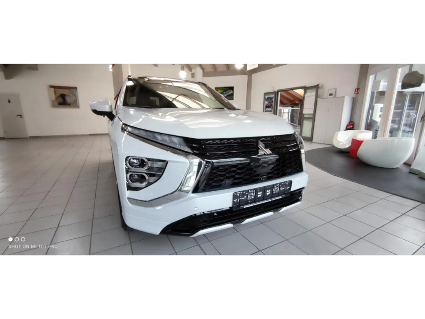 Mitsubishi Eclipse Cross Plug-In Hybrid 4WD Top PANO NAVI K White - 1