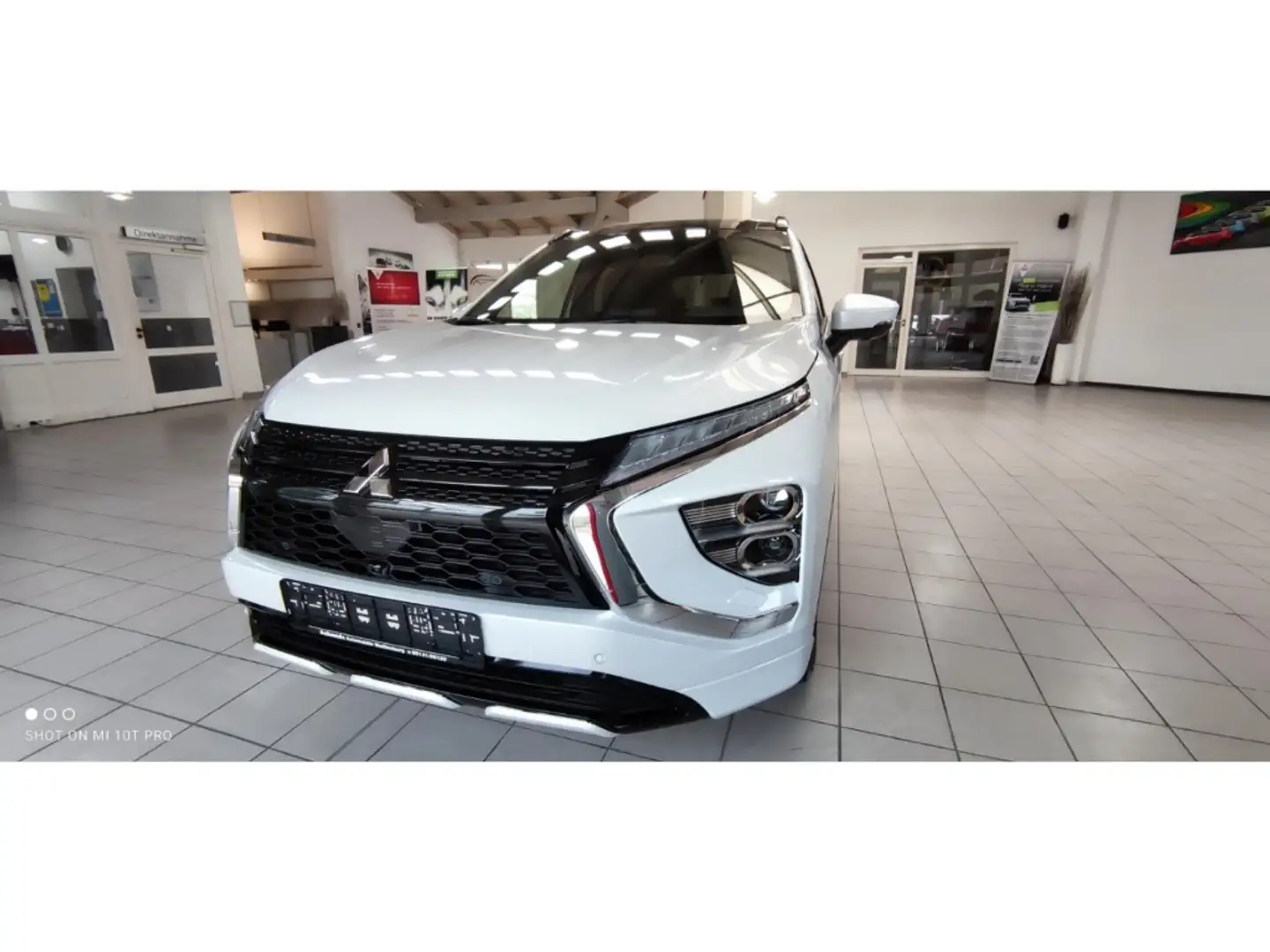 Mitsubishi Eclipse Cross Plug-In Hybrid 4WD Top PANO NAVI K White - 2