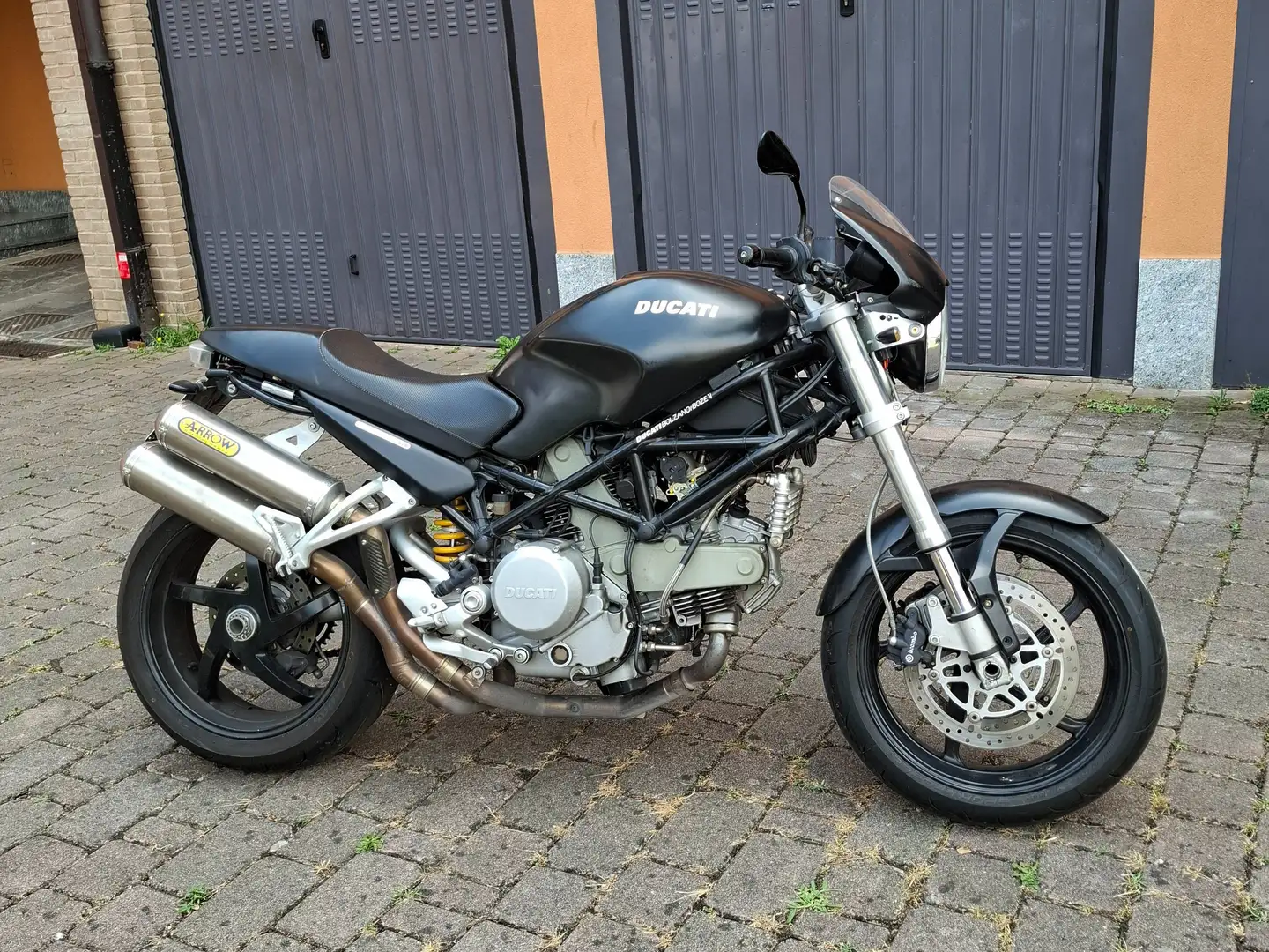 Ducati Monster S2R Dark Black - 1