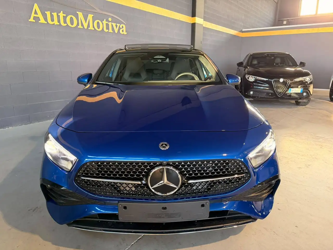 Mercedes-Benz A-Class A 220d AMG Line Premium Plus auto, миниатюра 3