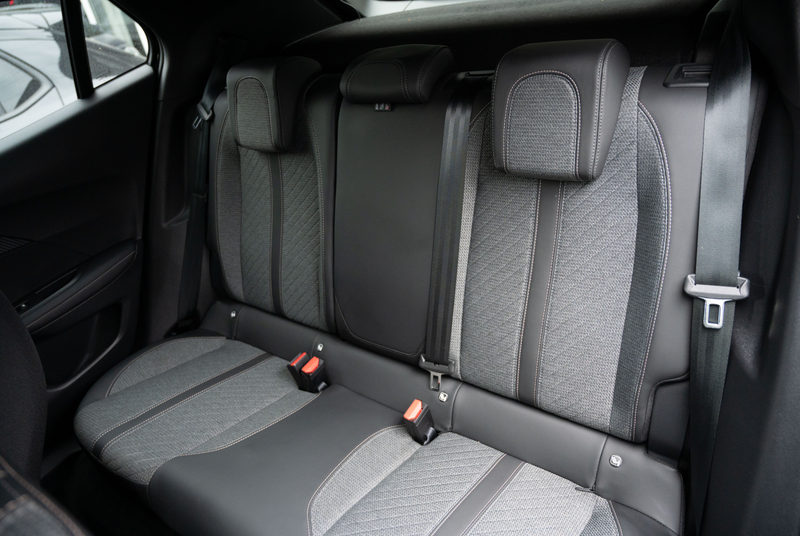 Peugeot 2008 Allure 1.2 PureTech 130 EAT8 *GW-TOP-DEAL* — photo 7