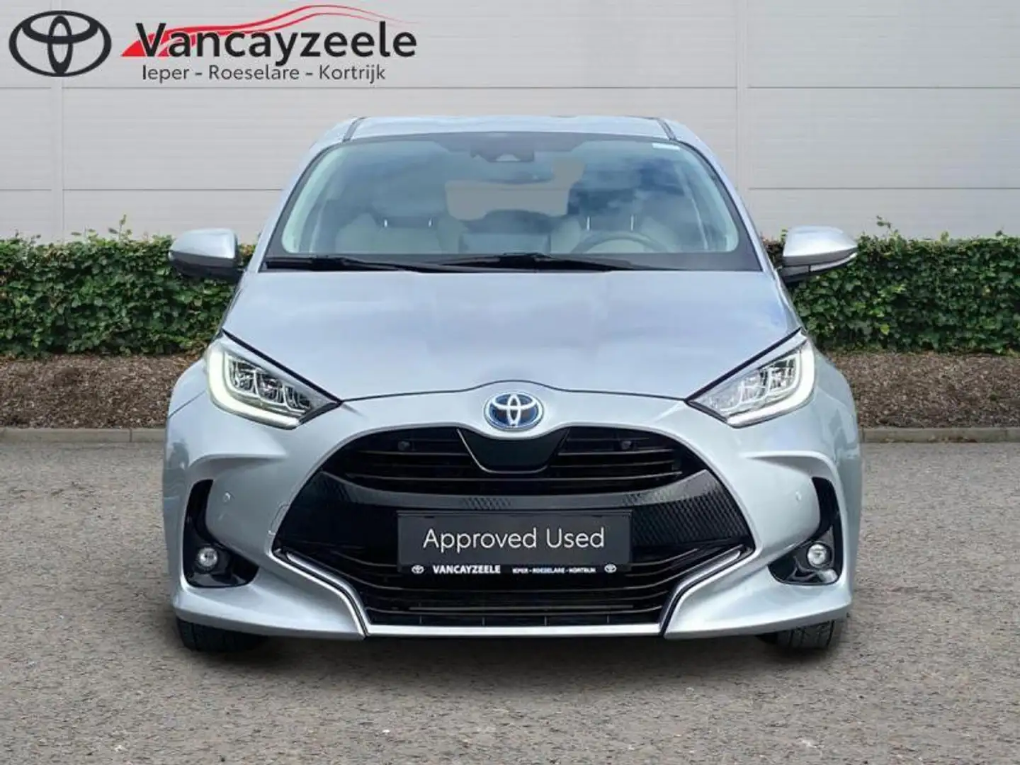 Toyota Yaris Elegant+cam+nav+sens V&A Zilver - 2