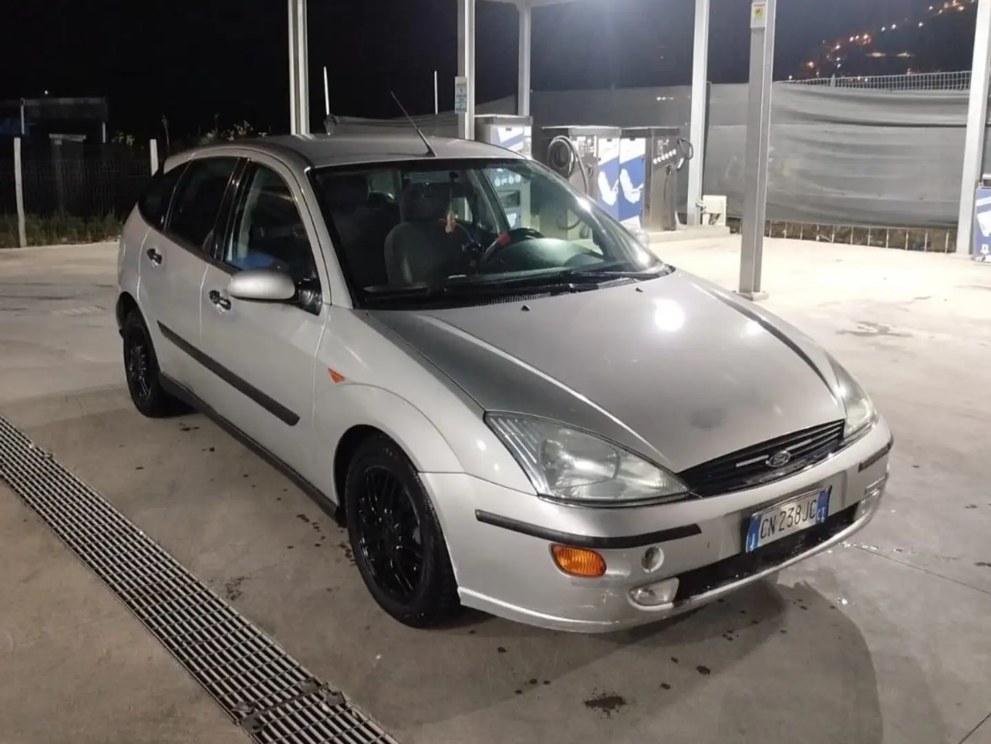 Ford Focus Focus 5p 1.8 tdci Ghia FL Grigio - 2