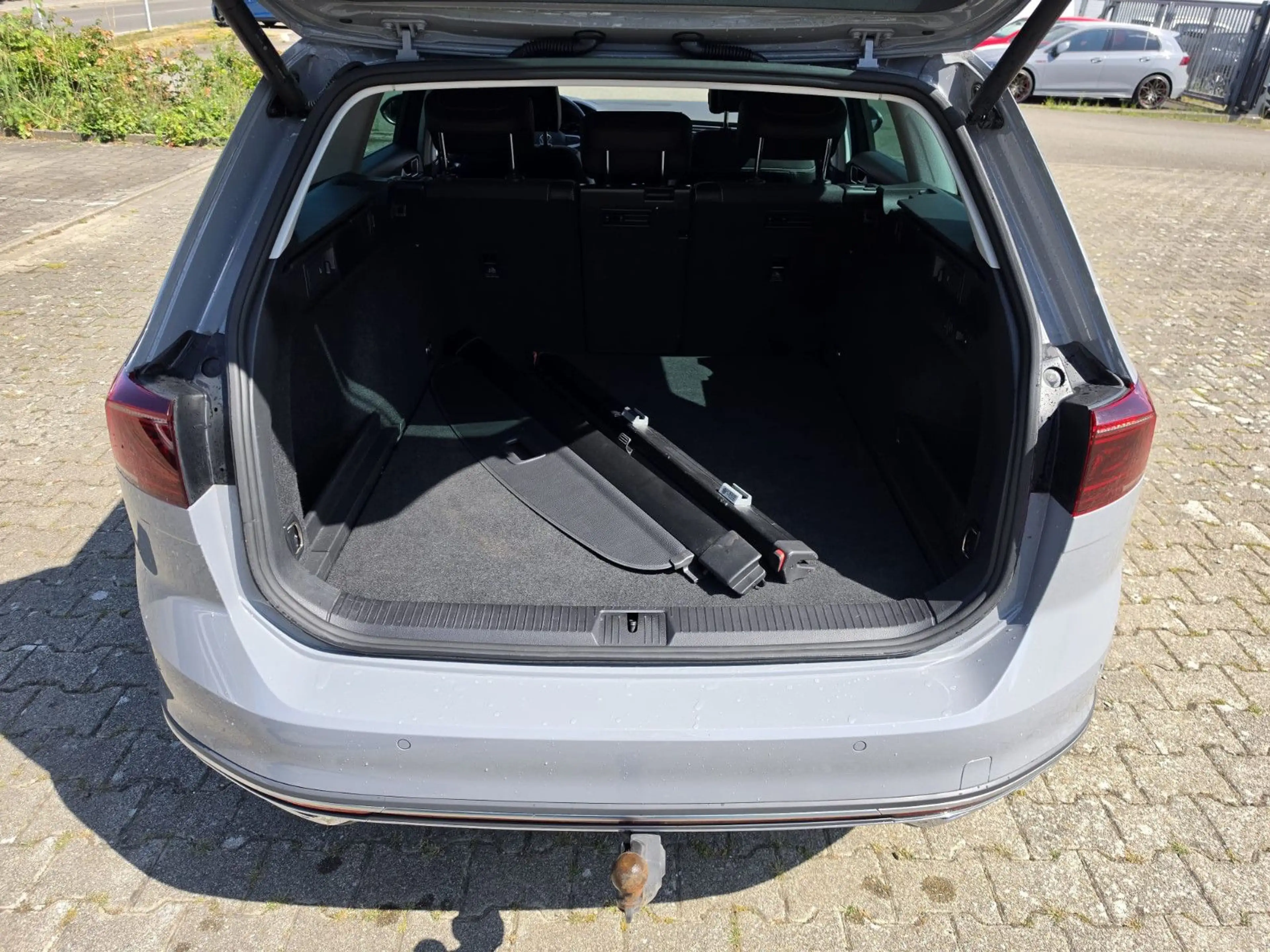 Volkswagen Passat Alltrack Passat Variant Alltrack AHK DCC Area View Navi — photo 9