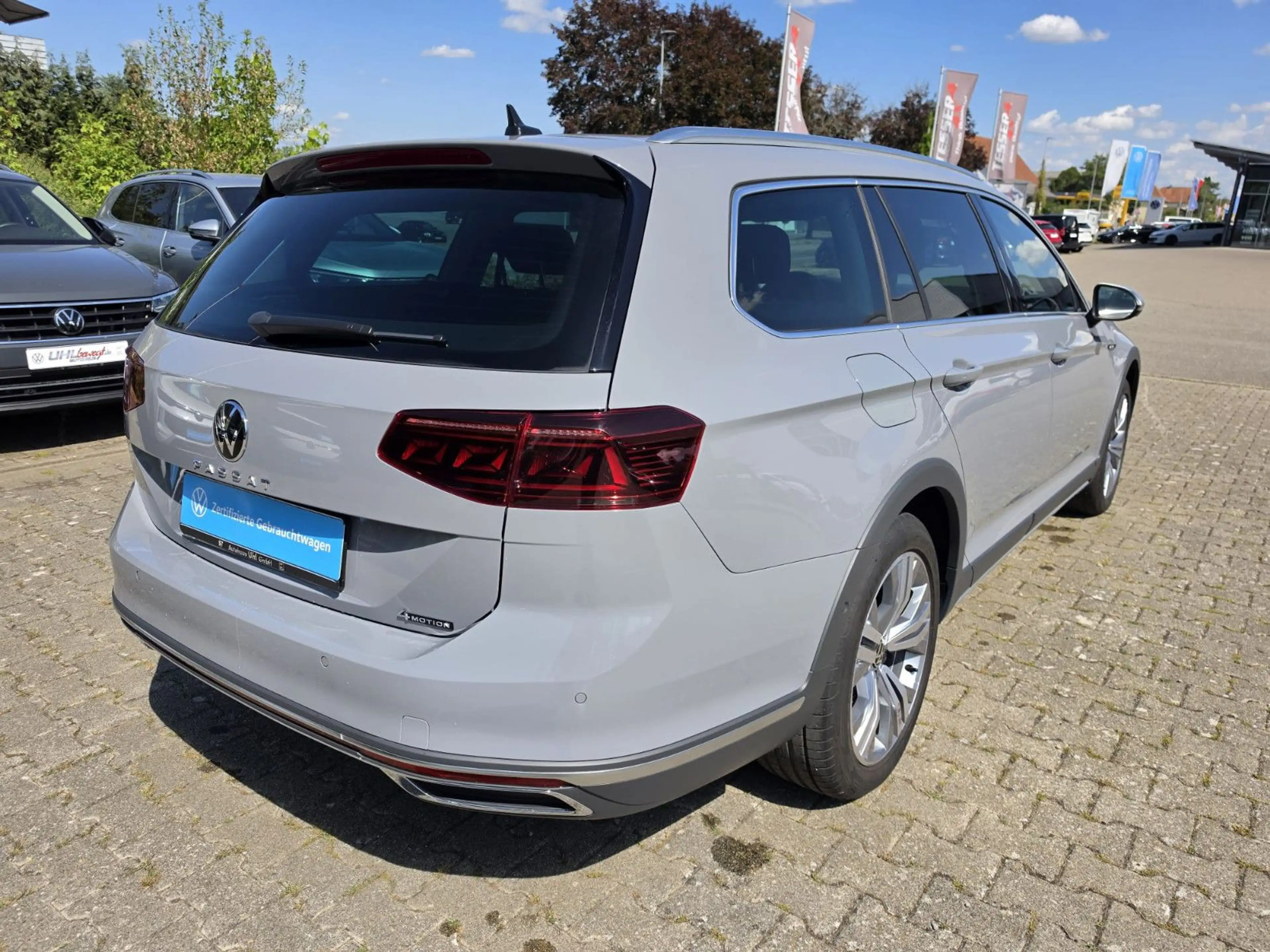 Volkswagen Passat Alltrack Passat Variant Alltrack AHK DCC Area View Navi — photo 5
