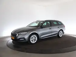 Skoda Octavia Combi Parkeerhulp voor, Elektrische achterklep, ABS, Alarm, Regensensor, Stoelverwarming, Radio, Dakrails