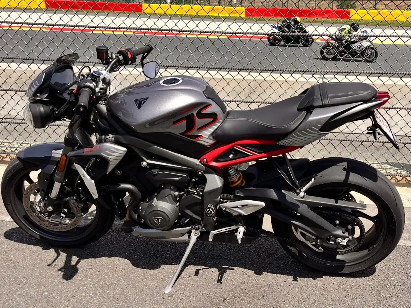 Triumph Street Triple RS Gri - 1