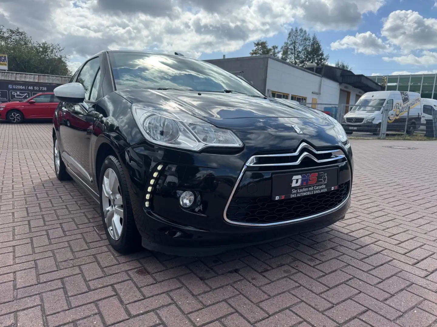 DS Automobiles DS 3 PureTech 82 Chic*TÜV NEU*GARANTIE* Noir - 1