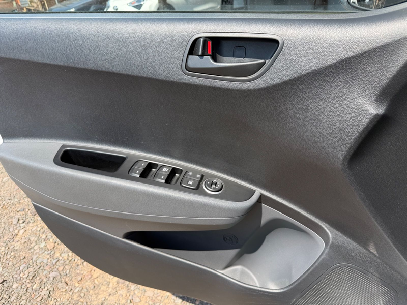 Hyundai i10 YES! — photo 12