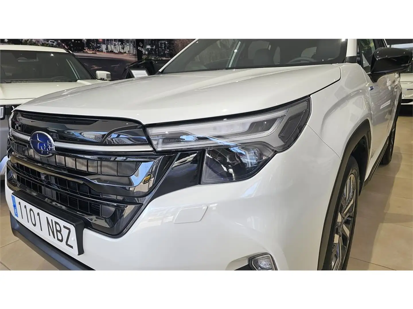Subaru Forester 2.0i Hybrid Touring - 2