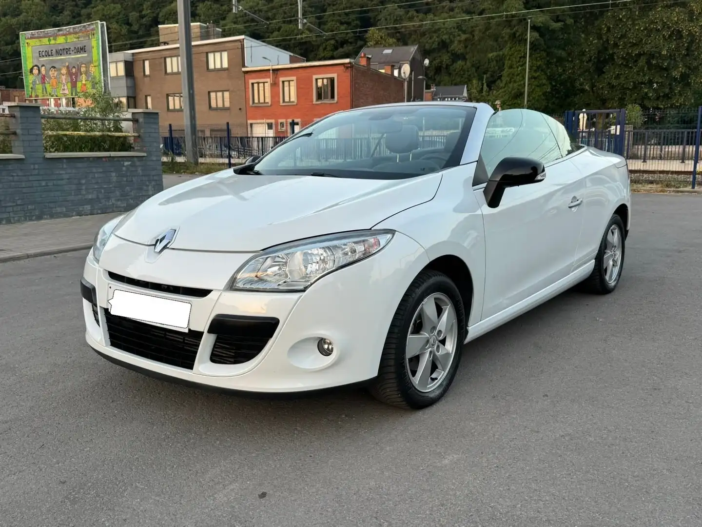 Renault Megane Mégane III CC dCi 110 eco2 FAP Euro 5 - 1