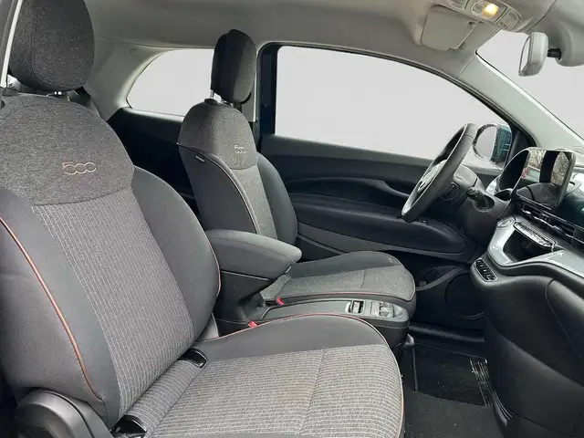 Fiat 500e view 6