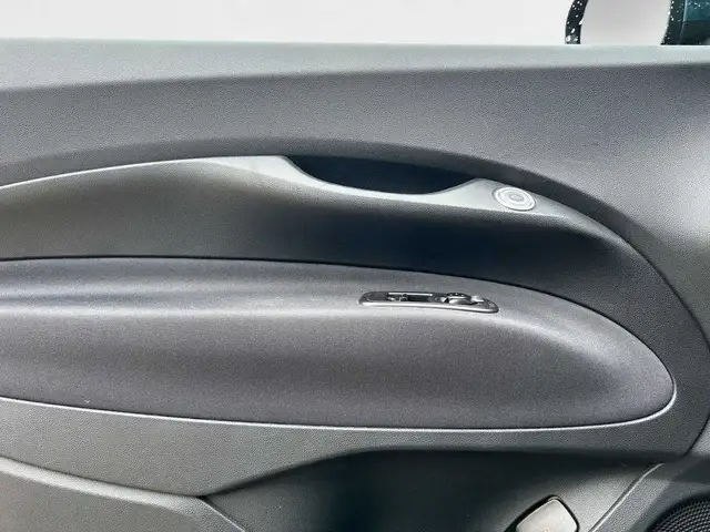 Fiat 500e view 5